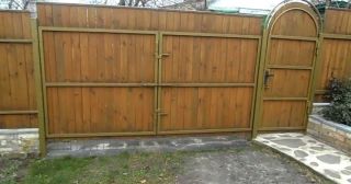 Купить распашные ворота деревянные Саянск, цена от 2735 руб.